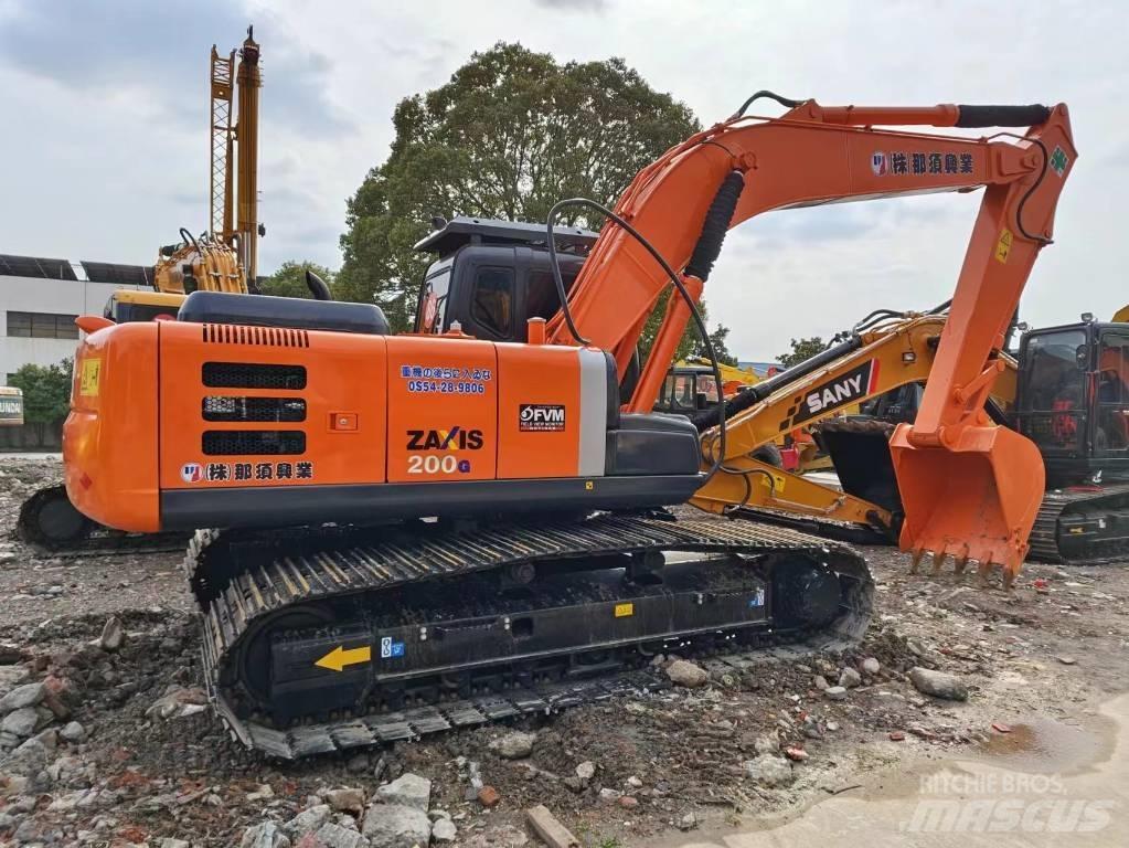 Hitachi ZX 200 Roomikekskavaatorid