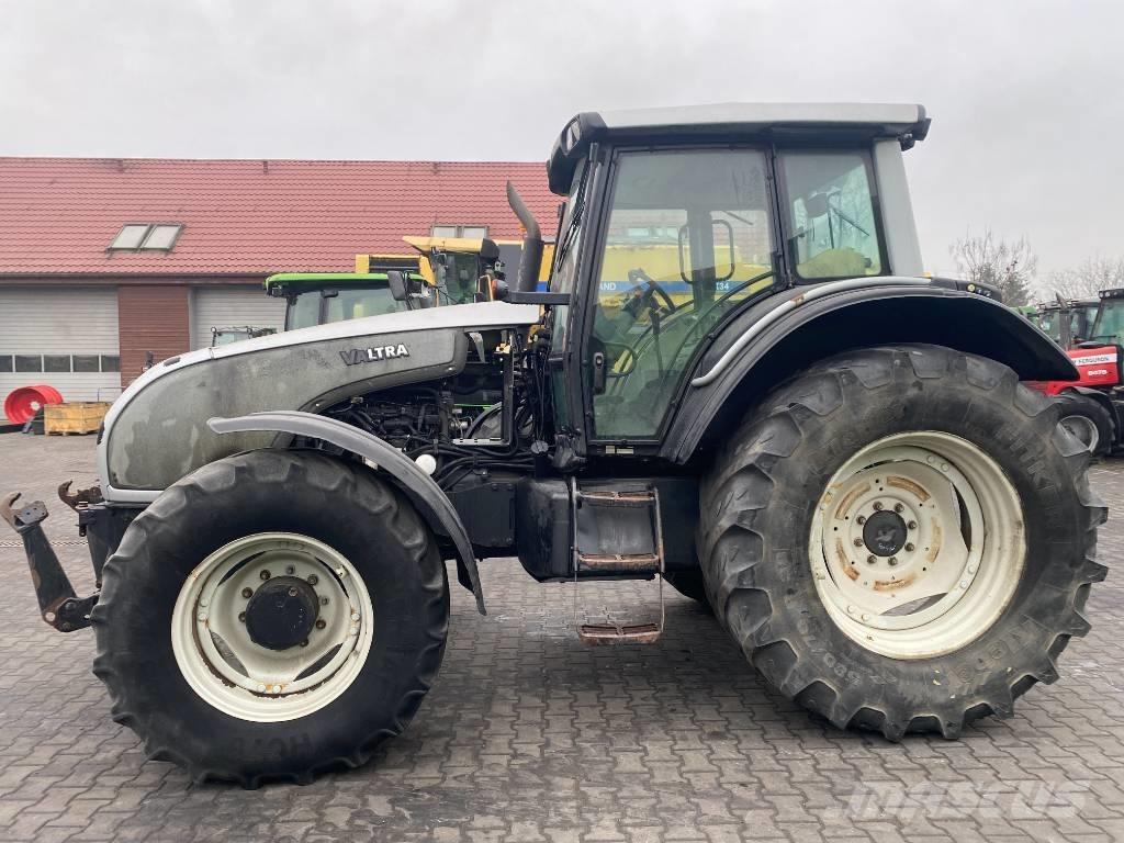 Valtra T 161 Traktorid