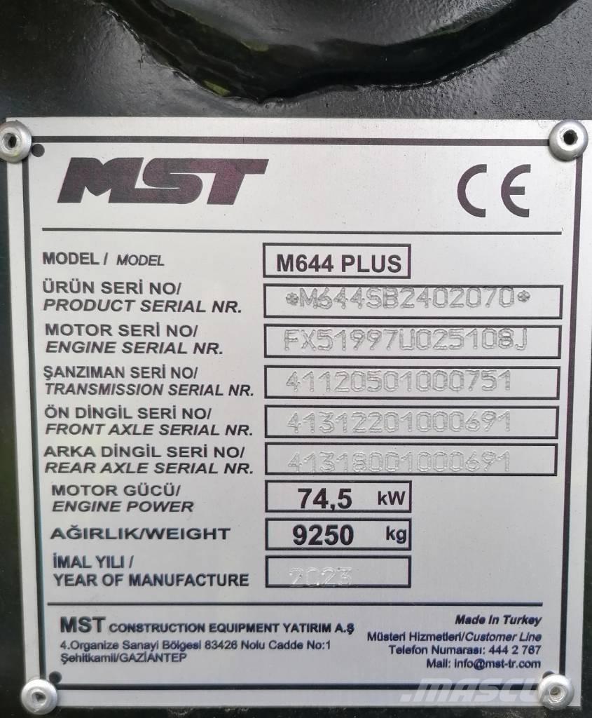 MST M644PLUS Ekskavaatorlaadurid