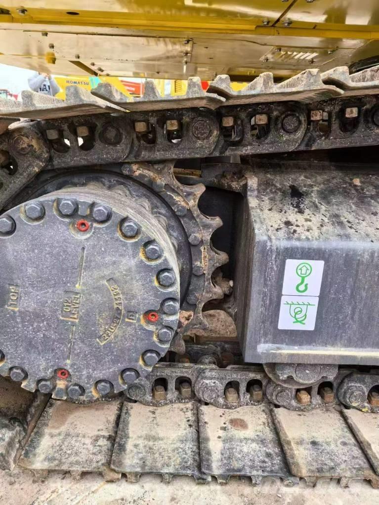 Komatsu PC 220 LC-8 Roomikekskavaatorid