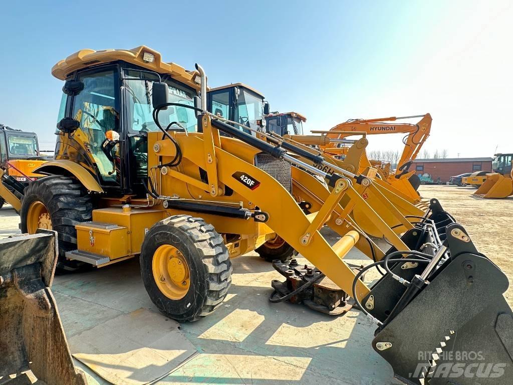 CAT 420F Rataslaadurid