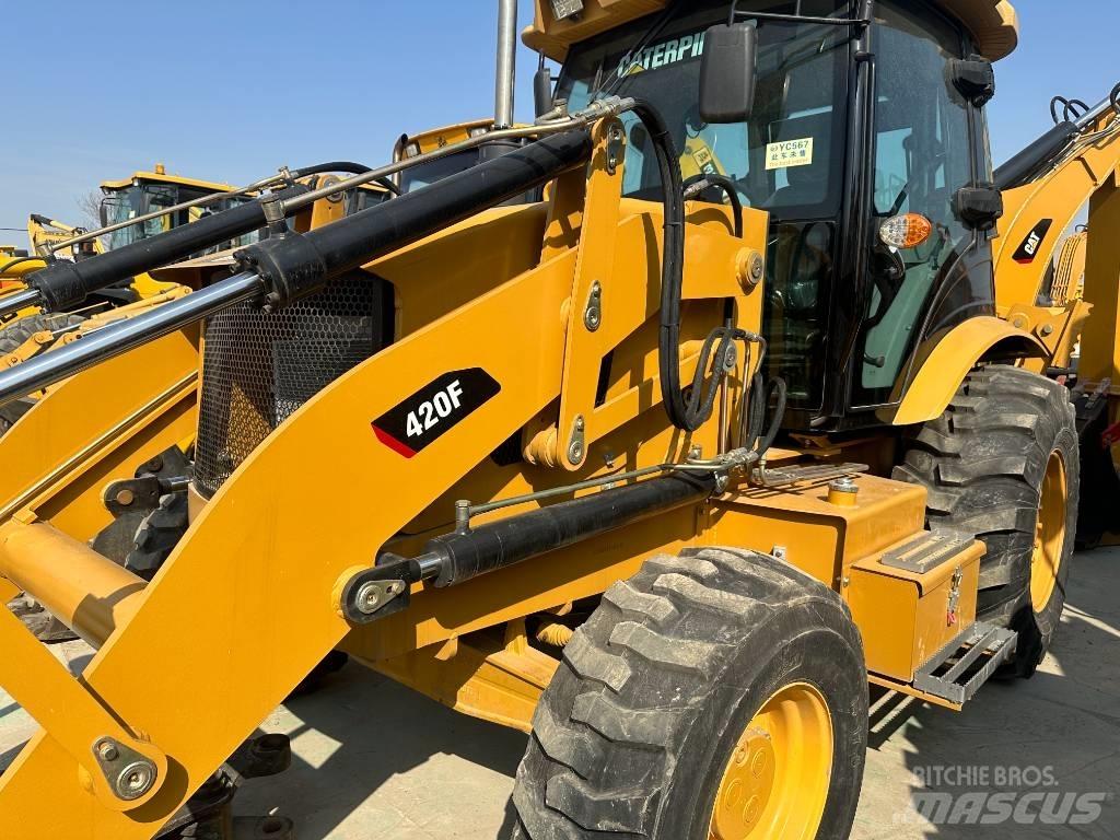 CAT 420F Rataslaadurid