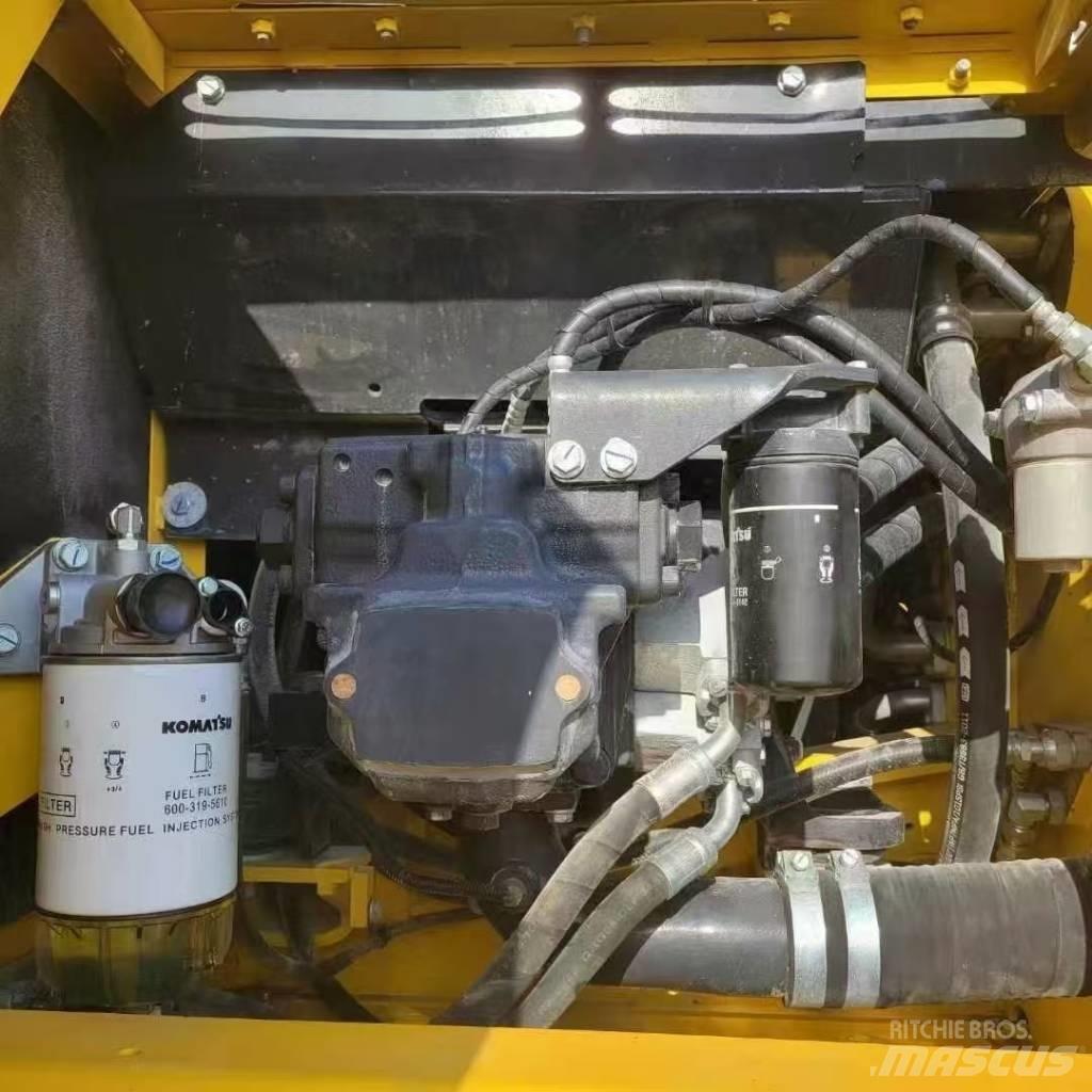 Komatsu 240LC-8 Roomikekskavaatorid