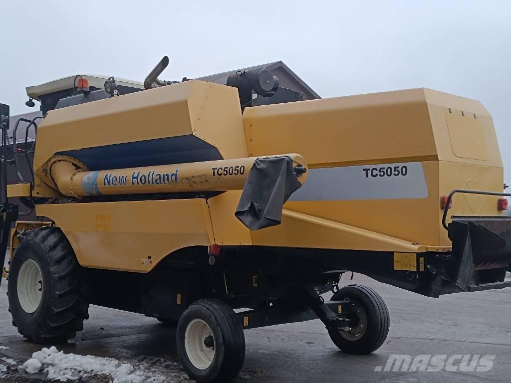 New Holland TC 5050 Teraviljakombainid