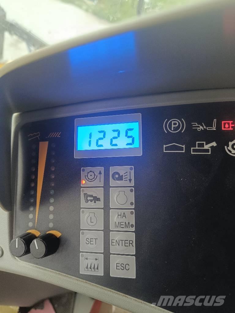 New Holland TC 5050 Teraviljakombainid