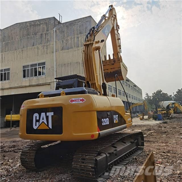 CAT 320D Roomikekskavaatorid