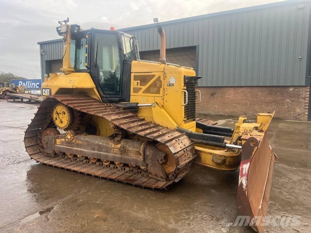 CAT D 6 N LGP Buldooserid