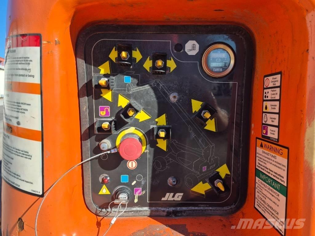 JLG M 600 JP Iseliikuvad poomtõstukid