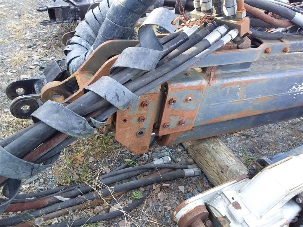 Loglift 210 Harvesteri kraanad