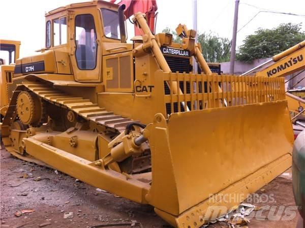 CAT D 7 H Buldooserid