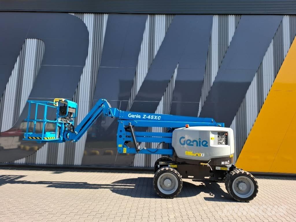Genie Z45XC Iseliikuvad poomtõstukid