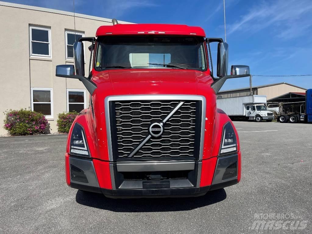 Volvo VNL64T300 Sadulveokid