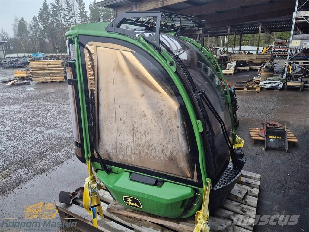 John Deere 1270G Kabiinid