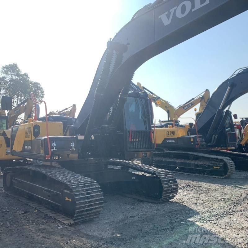 Volvo EC 240 Roomikekskavaatorid