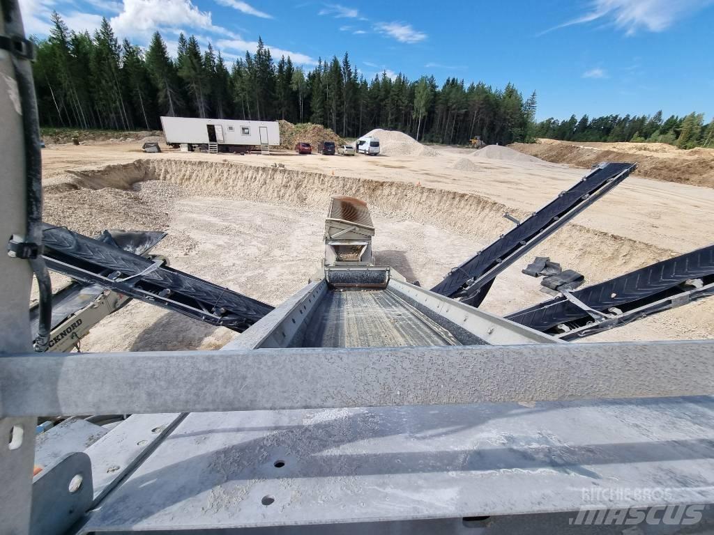 Metso ST 4.8 Iseliikuvad sõelad