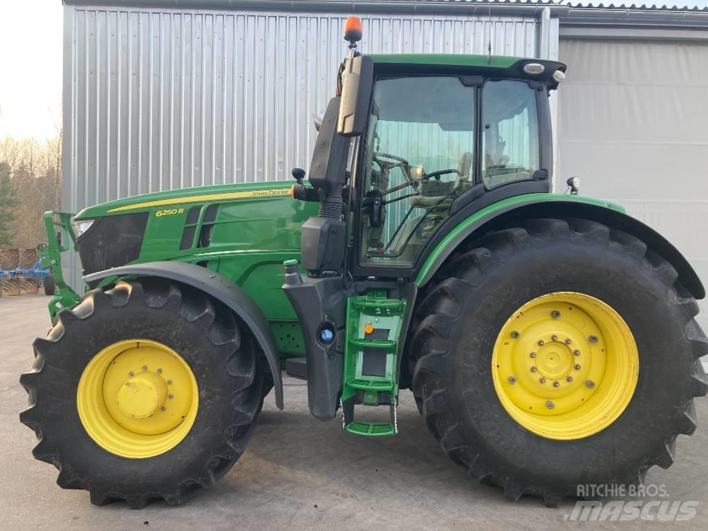 John Deere 6250 R Traktorid
