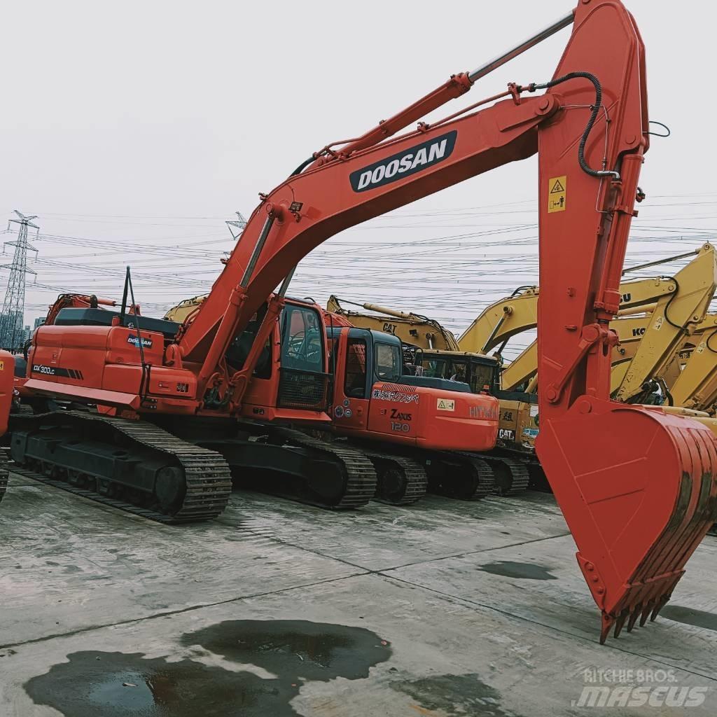 Doosan DX 300 LC Roomikekskavaatorid
