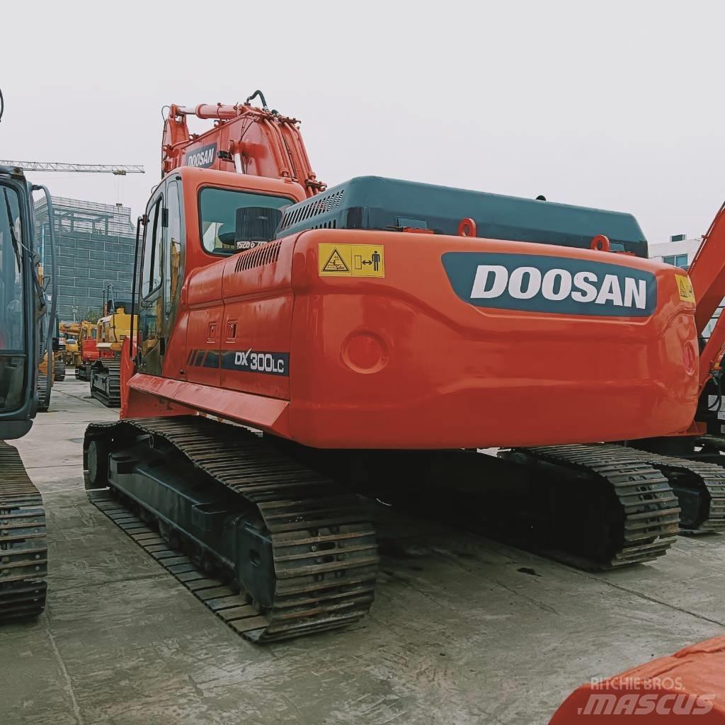 Doosan DX 300 LC Roomikekskavaatorid