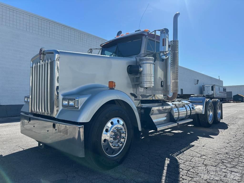 Kenworth W 900 L Sadulveokid