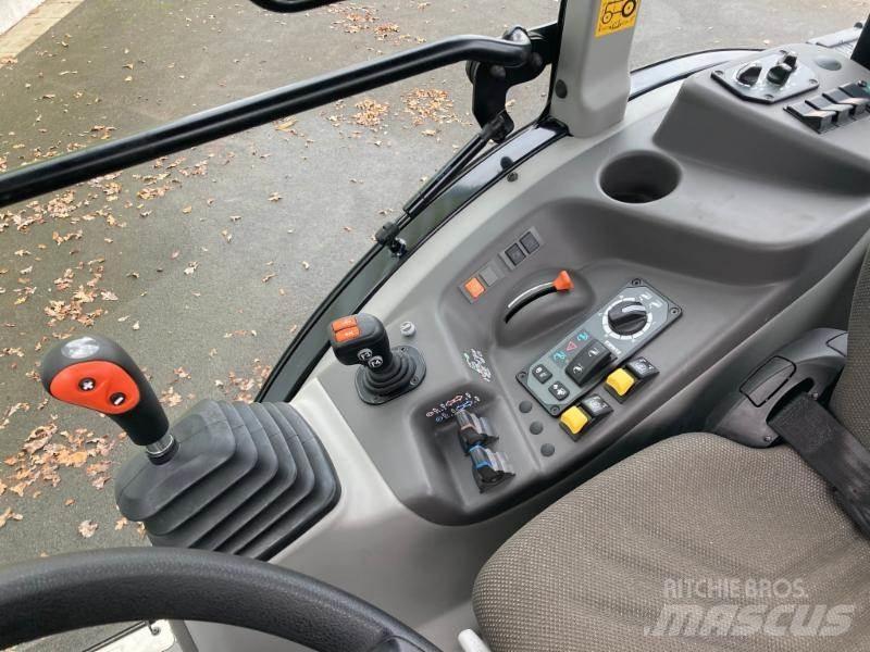 CLAAS NEXOS 240 M Traktorid