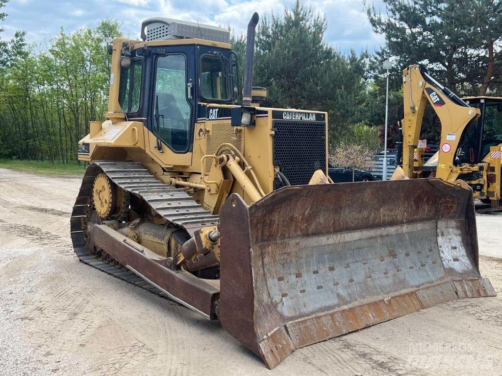CAT D 6 M Buldooserid