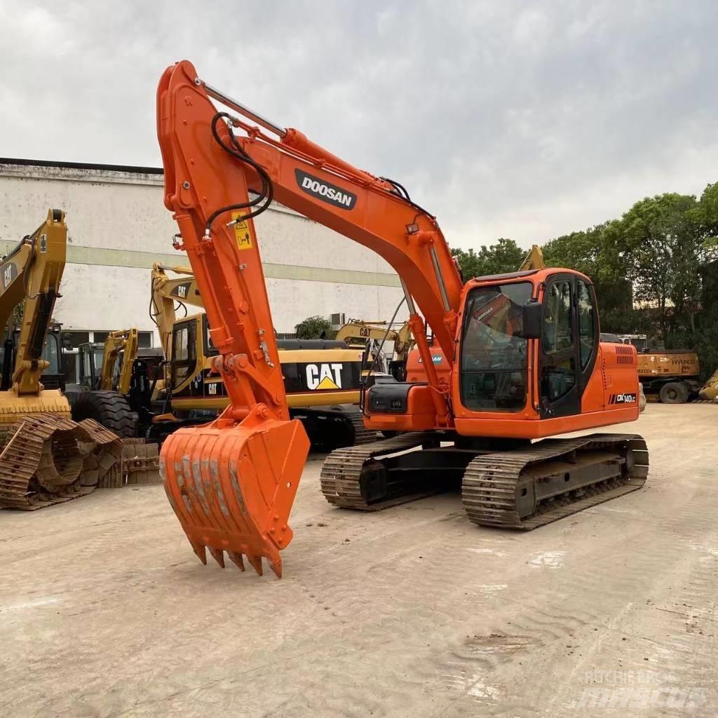 Doosan DX 140 LC Roomikekskavaatorid
