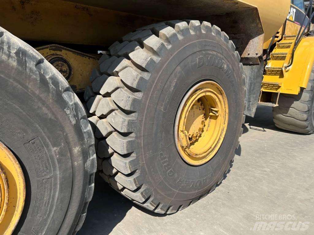 CAT 740 WATER TRUCK Veepaagiga autod