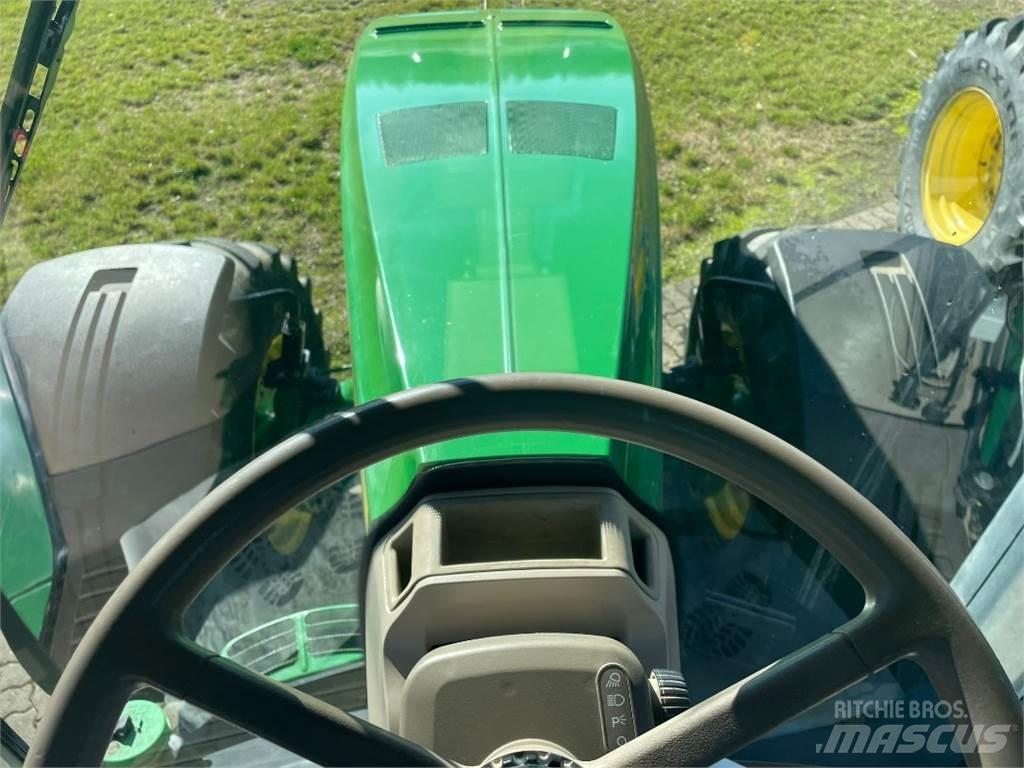 John Deere 8335R Traktorid