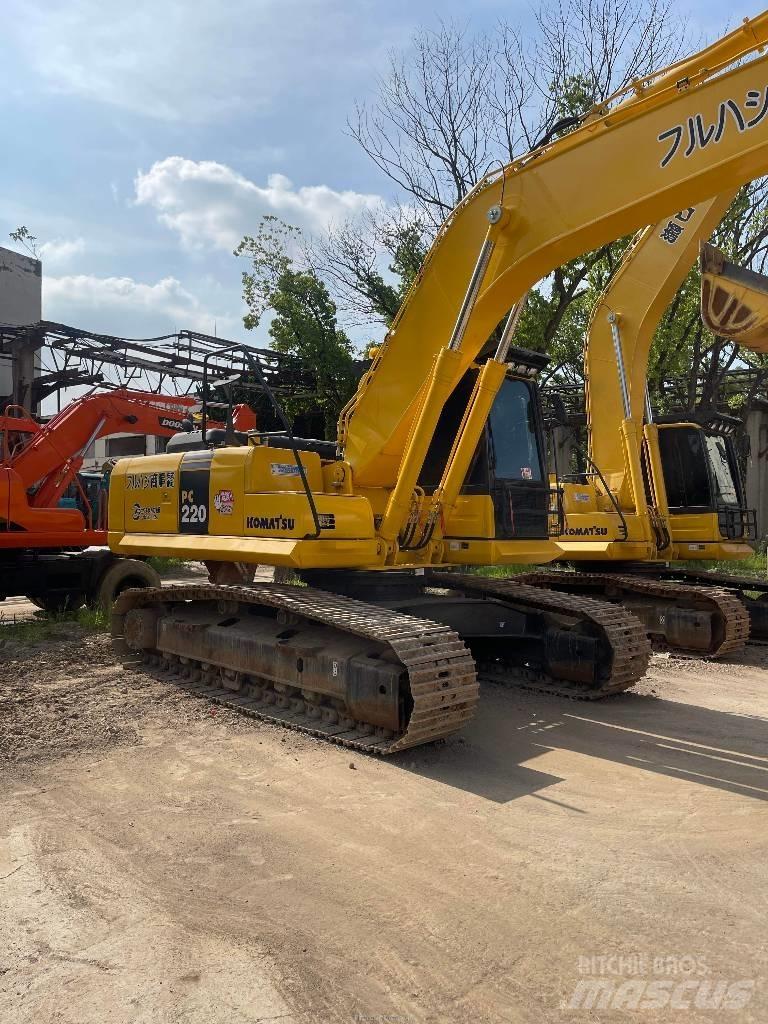 Komatsu PC 220-8 Roomikekskavaatorid