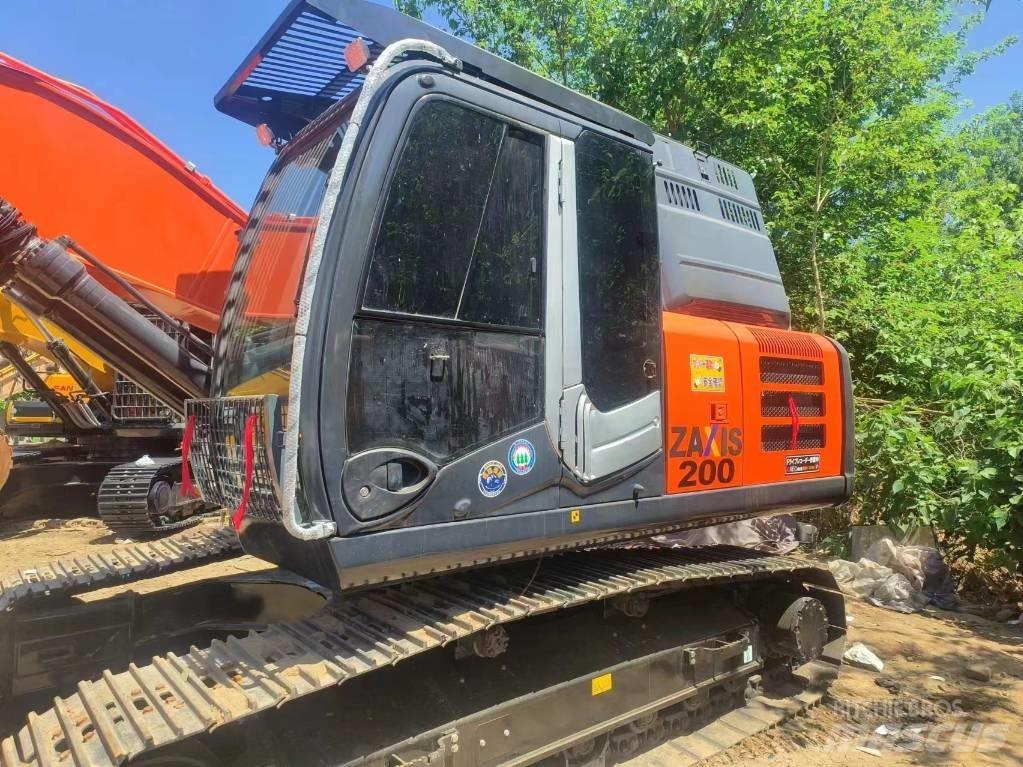 Hitachi EX200-3 Roomikekskavaatorid