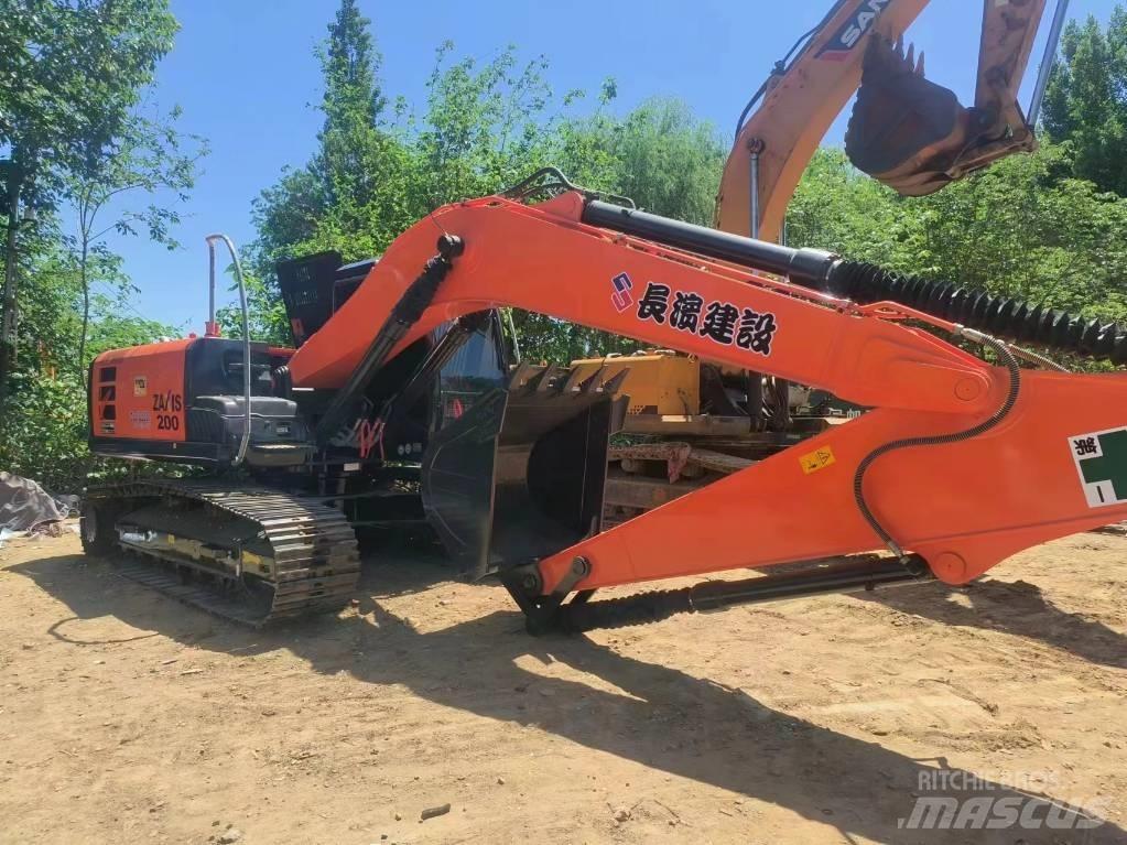 Hitachi EX200-3 Roomikekskavaatorid