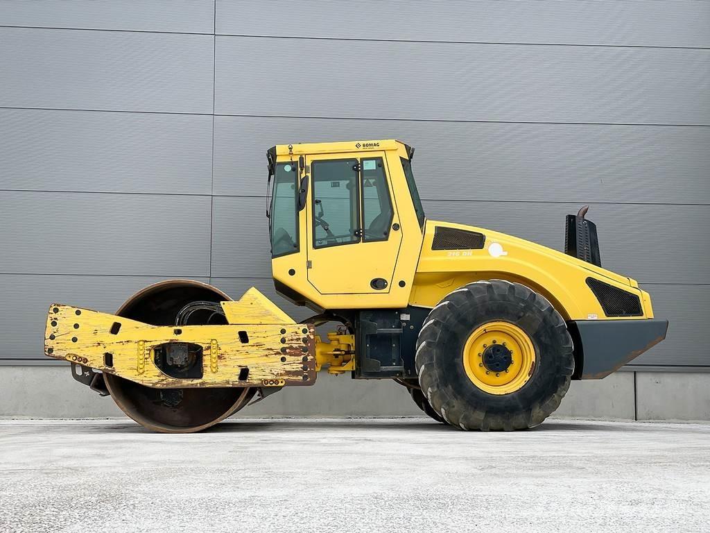 Bomag BW 216 DH-4i Ühe trumliga rullid