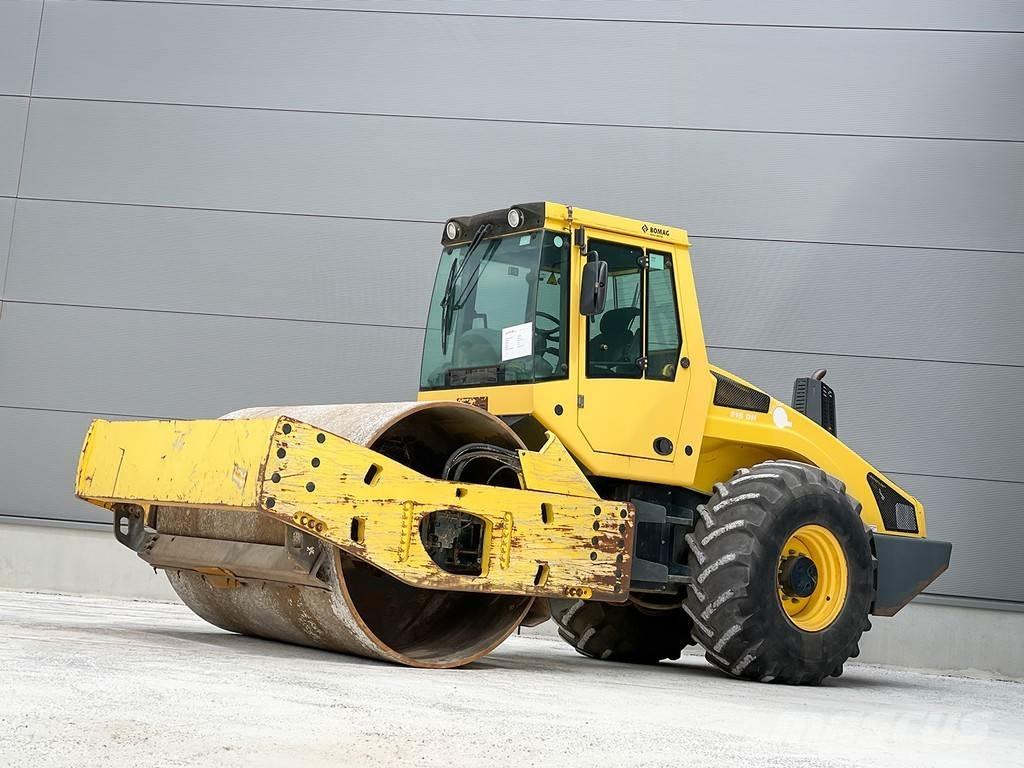 Bomag BW 216 DH-4i Ühe trumliga rullid