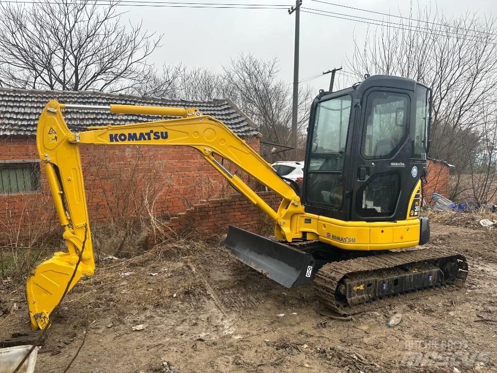Komatsu PC 35 MR Roomikekskavaatorid