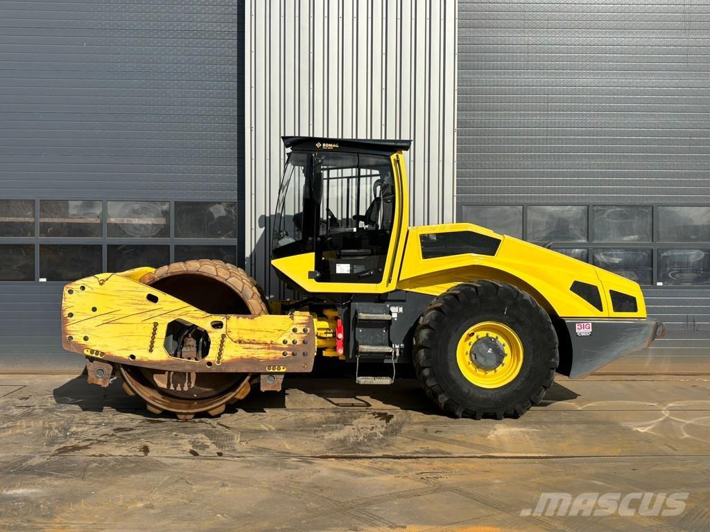 Bomag BW219PDH-5 Ühe trumliga rullid