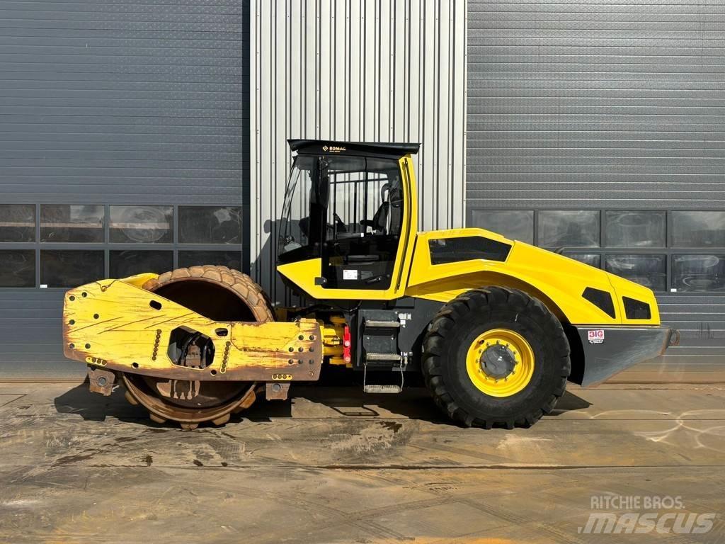 Bomag BW219PDH-5 Ühe trumliga rullid
