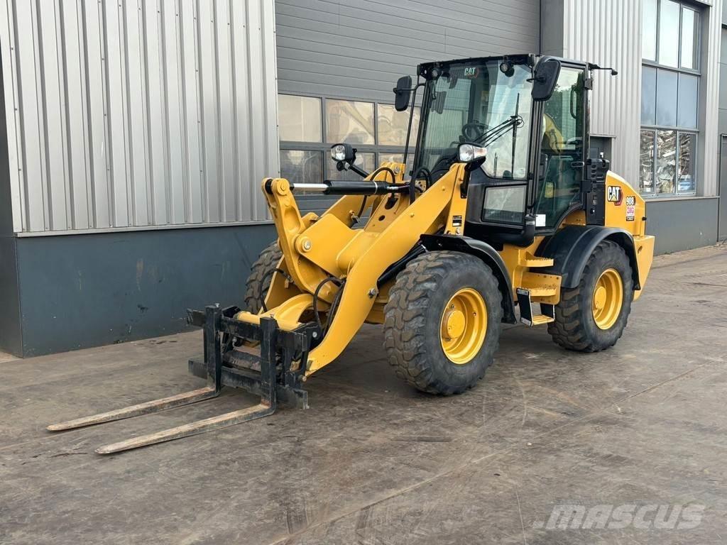 CAT 908 Rataslaadurid