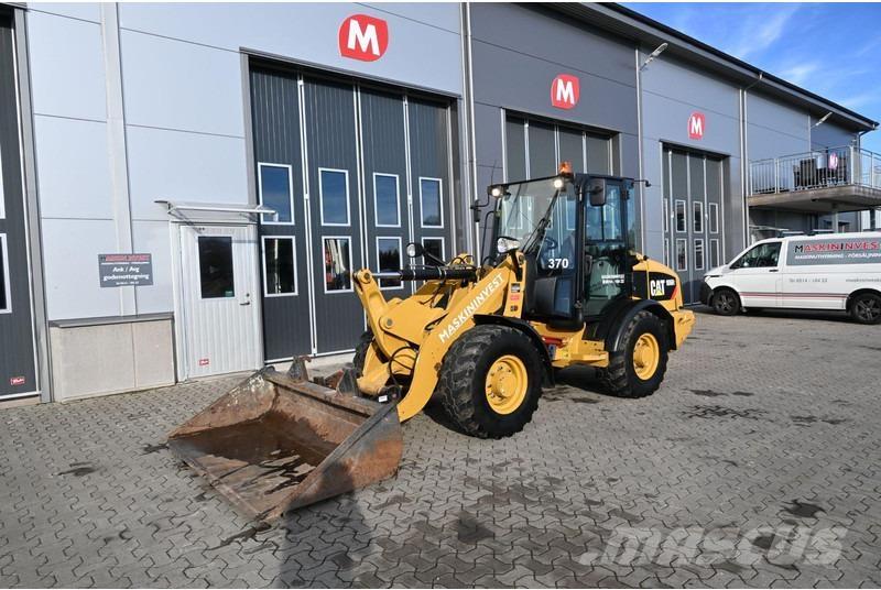 CAT 906 H2 Rataslaadurid