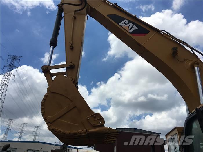 CAT 320 D Roomikekskavaatorid