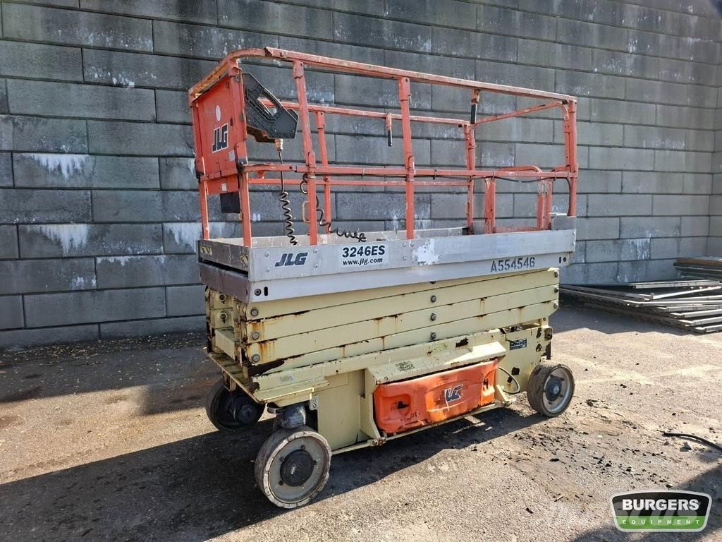 JLG 3246ES Käärtõstukid