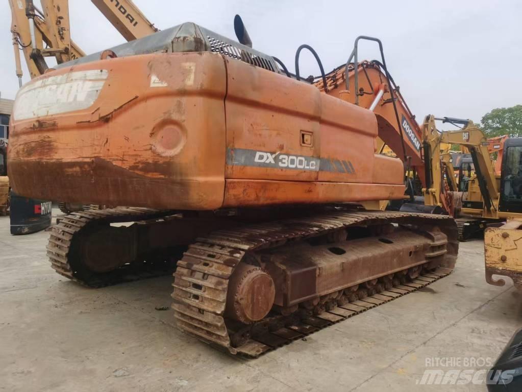 Doosan DX 300 LC Roomikekskavaatorid