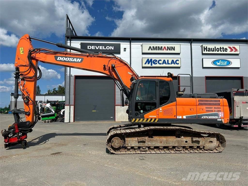 Doosan DX255LC-5 Roomikekskavaatorid