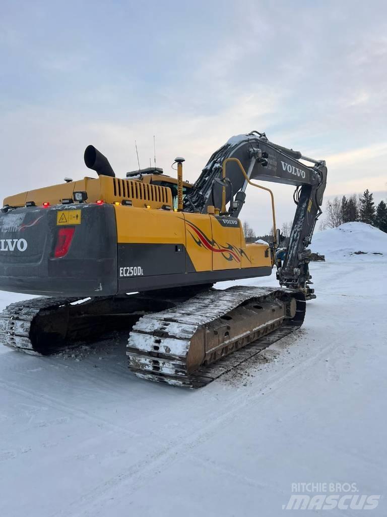 Volvo EC 250 D L Roomikekskavaatorid