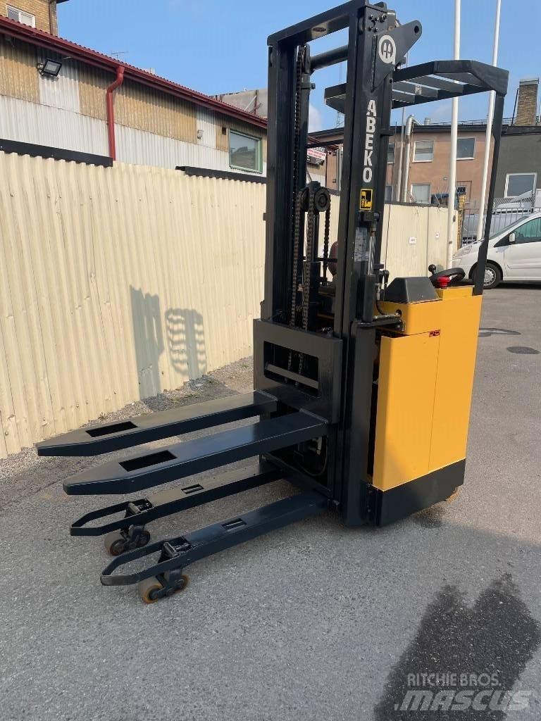 Abeko SKY16SV TFY Platvormiga virnastajad