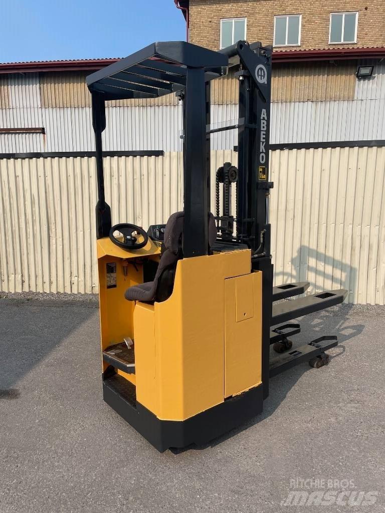 Abeko SKY16SV TFY Platvormiga virnastajad