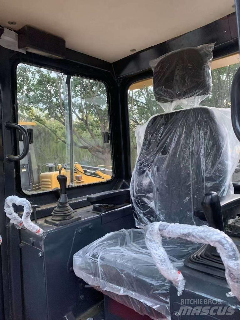 CAT D 5 K Buldooserid