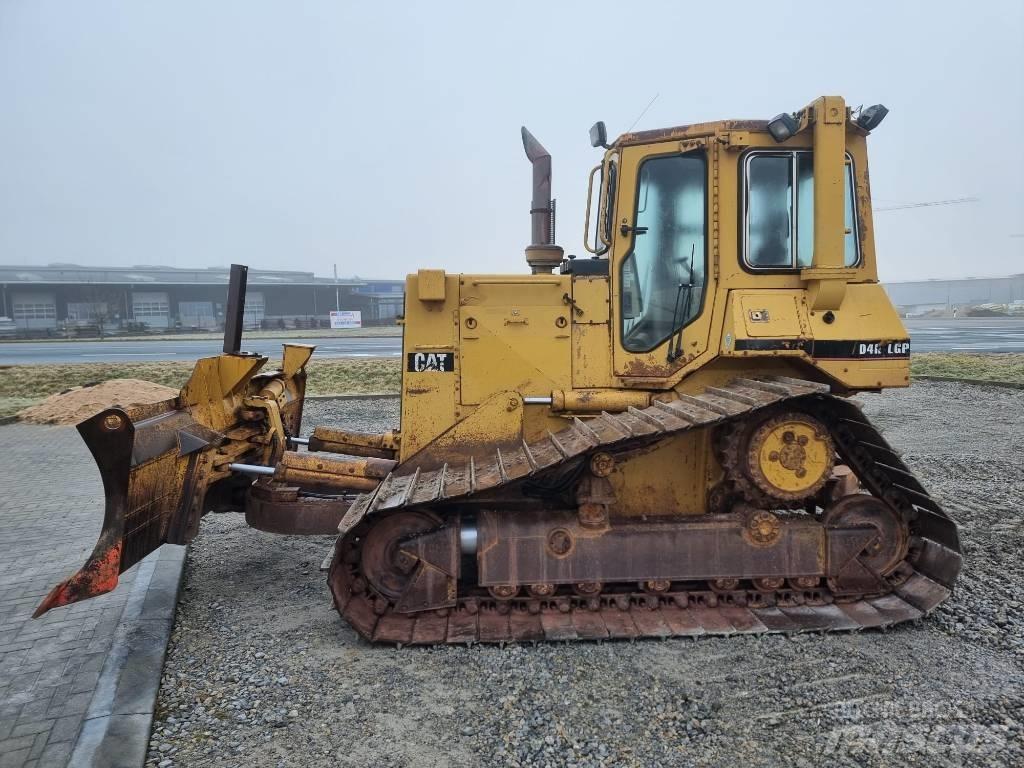CAT D 4 H Buldooserid