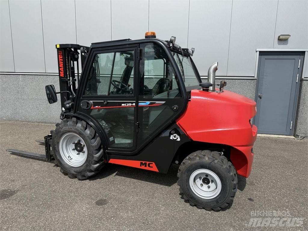 Manitou MC25-4 Maastikutõstukid