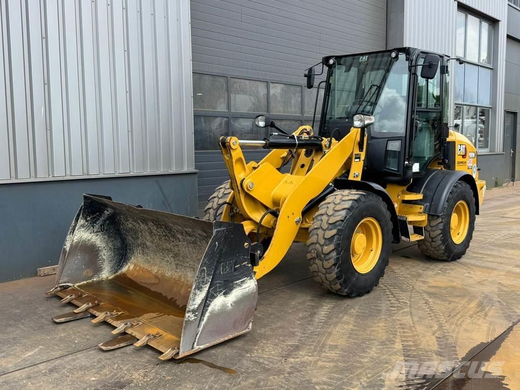 CAT 908M Rataslaadurid