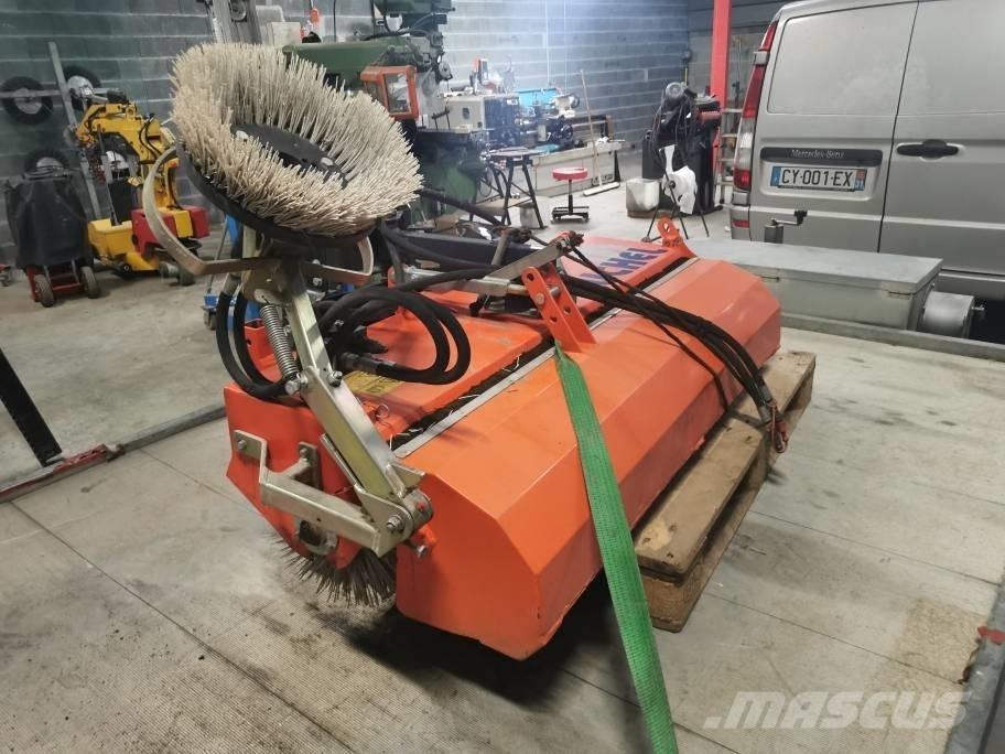 Tuchel Simplex 135HD Tänavapuhastusmasinad